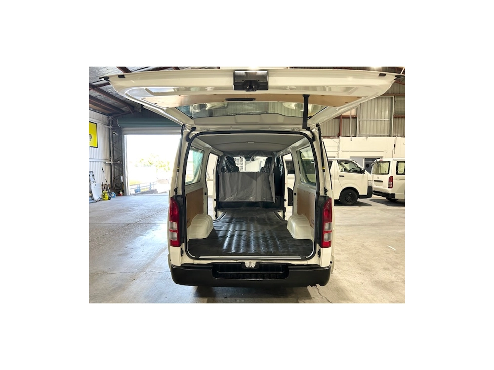 2020 Toyota Hiace = 4WD 4WD = NEW YEAR SALE