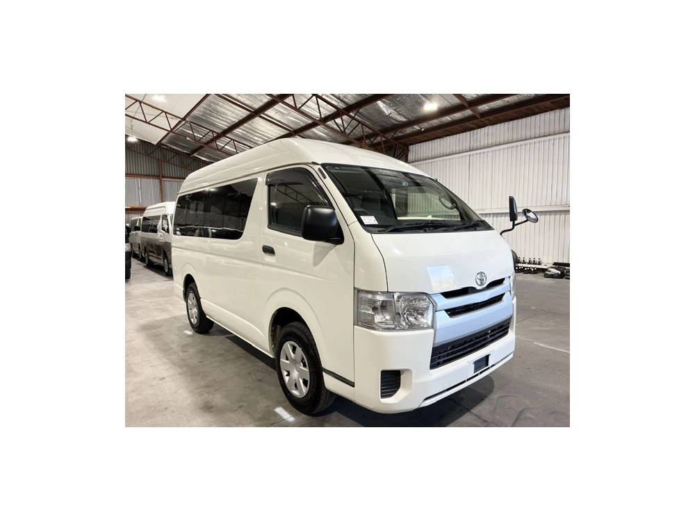 2017 Toyota Hiace =4X4= HIGHROOF ** CAMBELT DONE ** REAR AIRCON