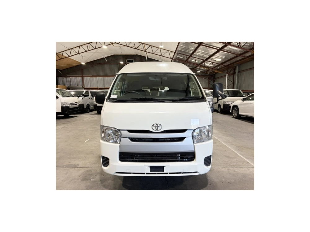 2017 Toyota Hiace =4X4= HIGHROOF ** CAMBELT DONE ** REAR AIRCON