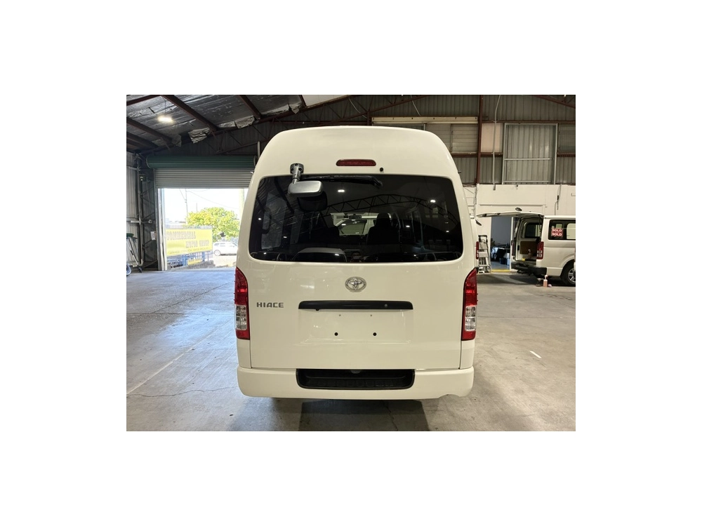 2017 Toyota Hiace =4X4= HIGHROOF ** CAMBELT DONE ** REAR AIRCON