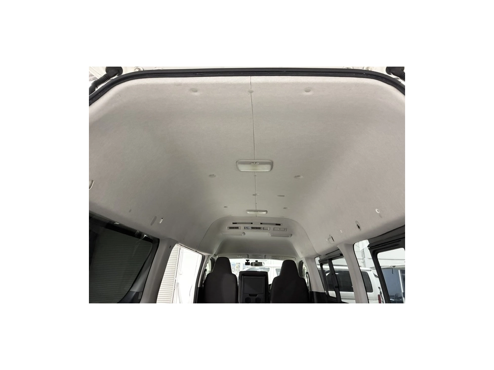 2017 Toyota Hiace =4X4= HIGHROOF ** CAMBELT DONE ** REAR AIRCON