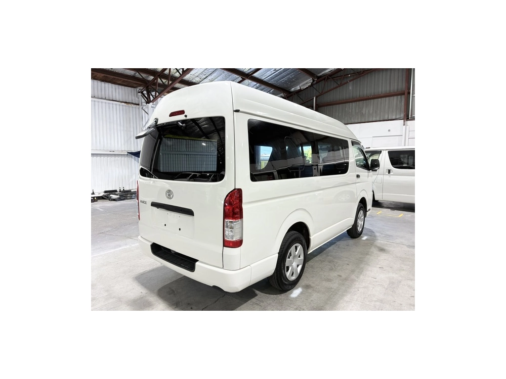 2017 Toyota Hiace =4X4= HIGHROOF ** CAMBELT DONE ** REAR AIRCON
