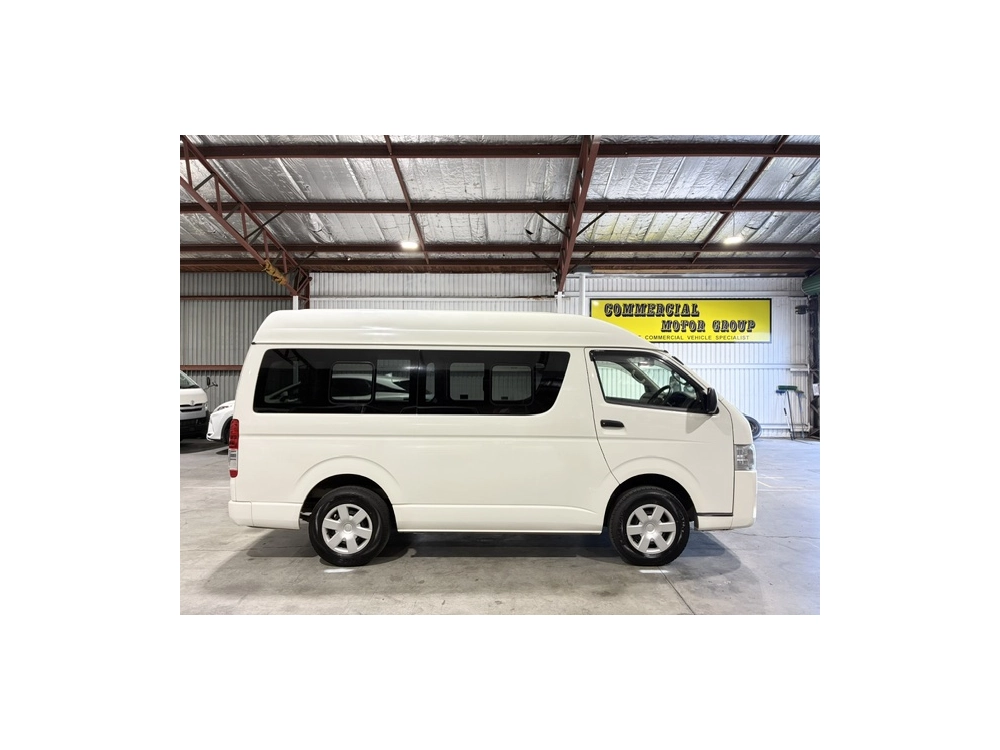 2017 Toyota Hiace =4X4= HIGHROOF ** CAMBELT DONE ** REAR AIRCON