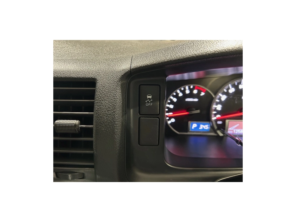 2019 Toyota Hiace $$ 4000 REDUCED $$ -- 6 SEATERS --