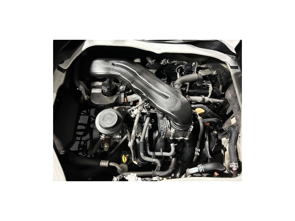 2019 Toyota Hiace $$ 4000 REDUCED $$ -- 6 SEATERS --