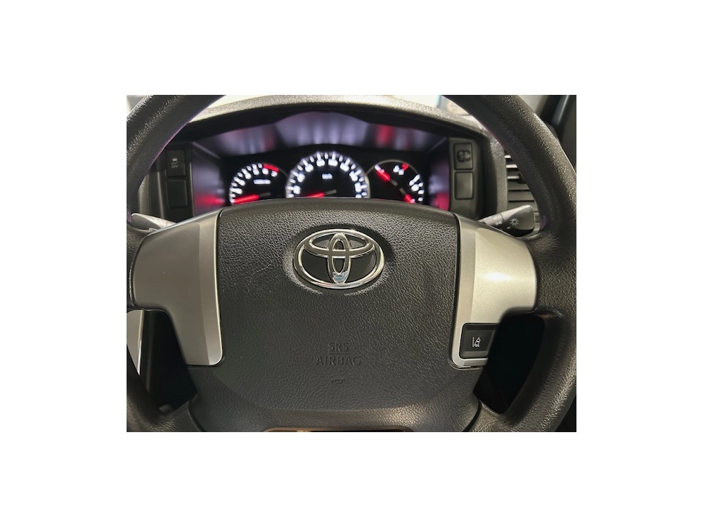 2019 Toyota Hiace $$ 4000 REDUCED $$ -- 6 SEATERS --