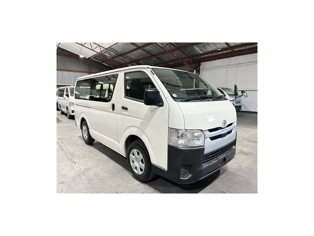 2019 Toyota Hiace ** MID YEAR SUPE SALE ** $ 4000 REDUCED $$ -- 6 SEATERS --