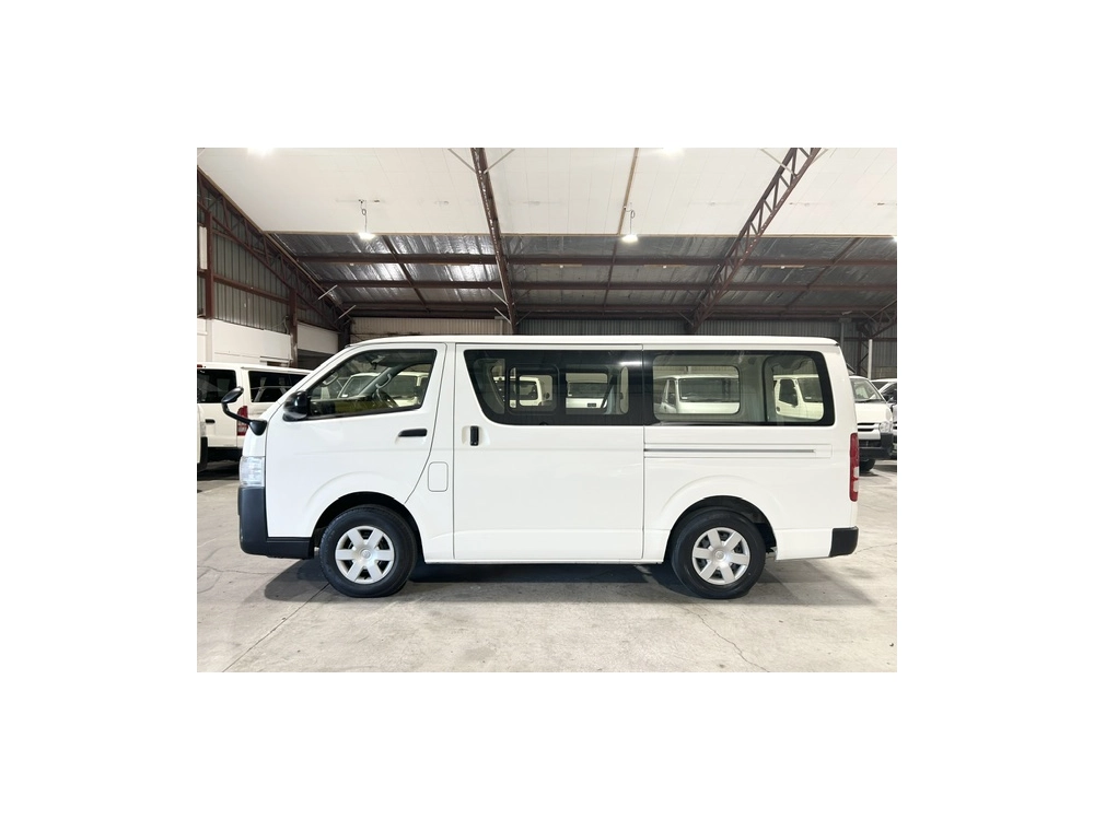 2020 Toyota Hiace / 6 Seaters! REAR AIRCON!!