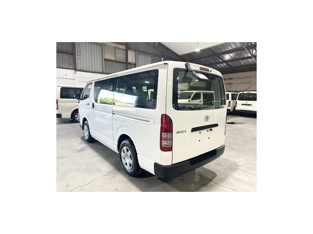 2020 Toyota Hiace / 6 Seaters! REAR AIRCON!!