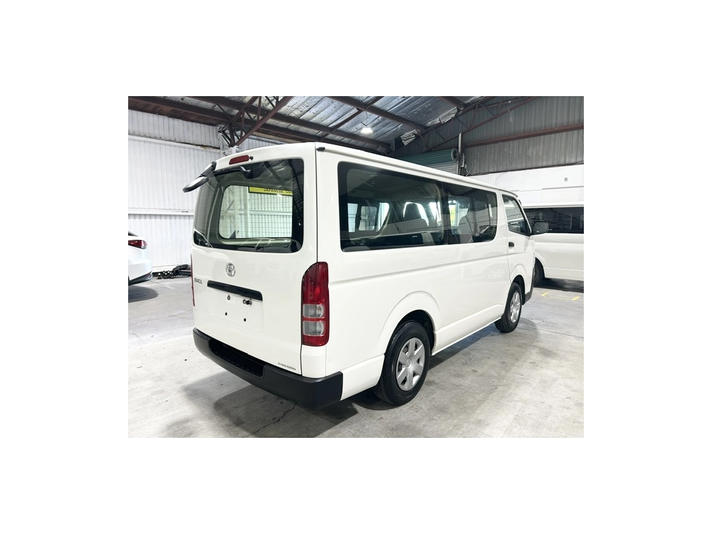 2020 Toyota Hiace / 6 Seaters! REAR AIRCON!!