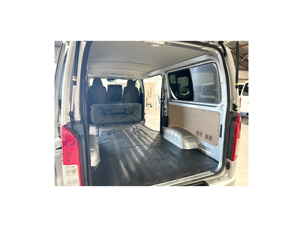 2020 Toyota Hiace GL PACKAGE =4X4= FULL OPTION 