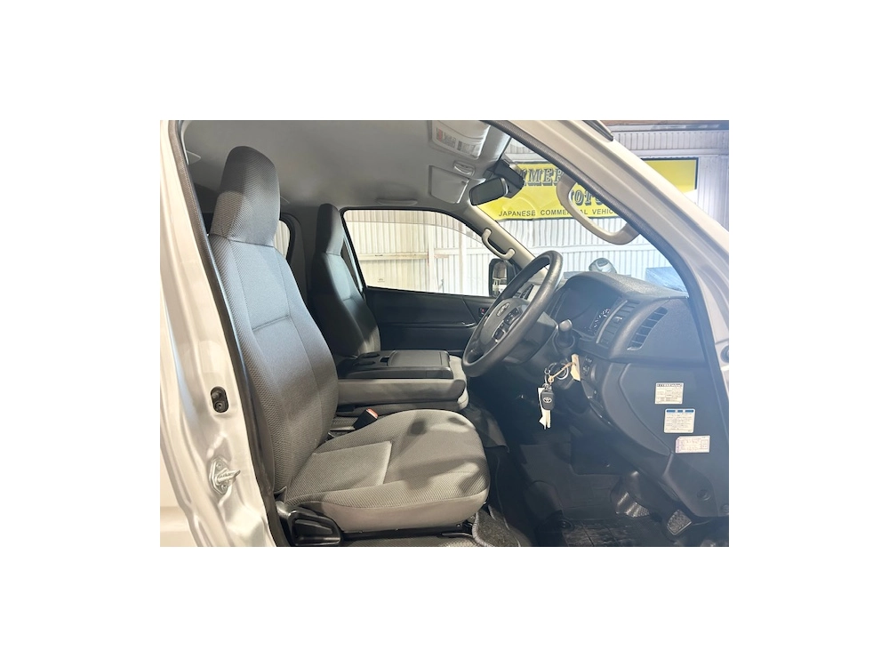 2020 Toyota Hiace GL PACKAGE =4X4= 