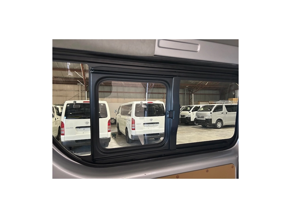 2020 Toyota Hiace GL PACKAGE =4X4= 