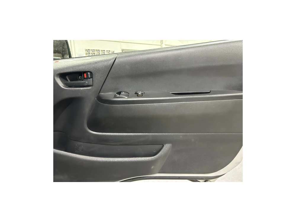 2018 Toyota Hiace =4X4= $1000 DISCOUNTED for Fuel