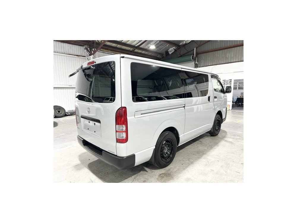 2018 Toyota Hiace =4X4= $1000 DISCOUNTED for Fuel
