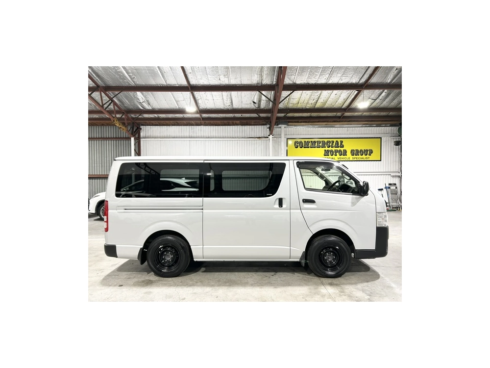 2018 Toyota Hiace =4X4= $1000 DISCOUNTED for Fuel