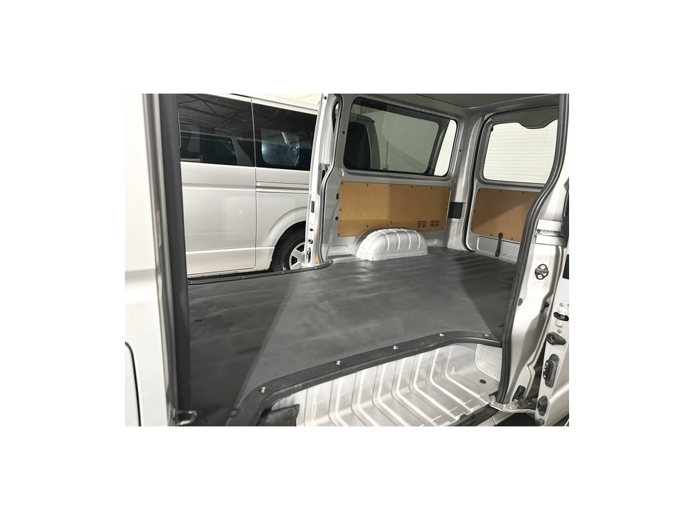 2018 Toyota Hiace =4X4= $1000 DISCOUNTED for Fuel
