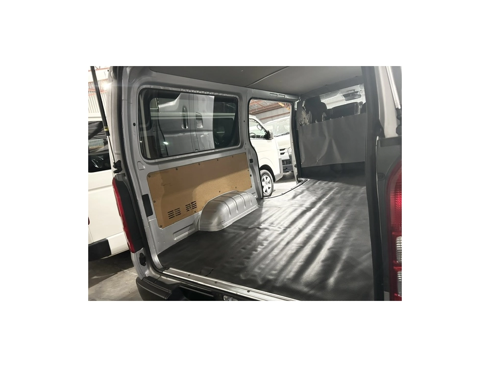 2018 Toyota Hiace =4X4= $1000 DISCOUNTED for Fuel