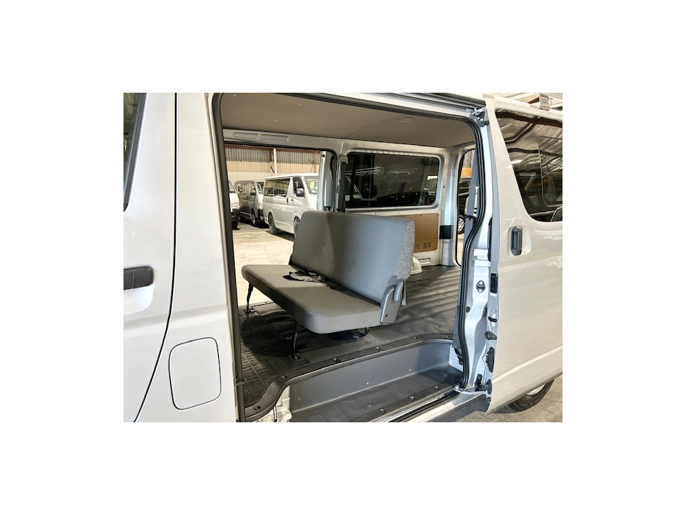2021 Toyota Hiace Facelift Model 4X4 4X4 4X4 =ROOFRACK=