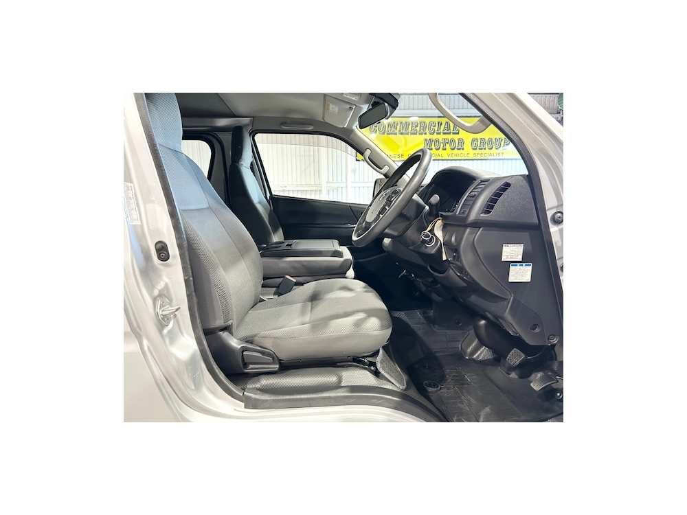 2021 Toyota Hiace Facelift Model 4X4 4X4 4X4 =ROOFRACK=