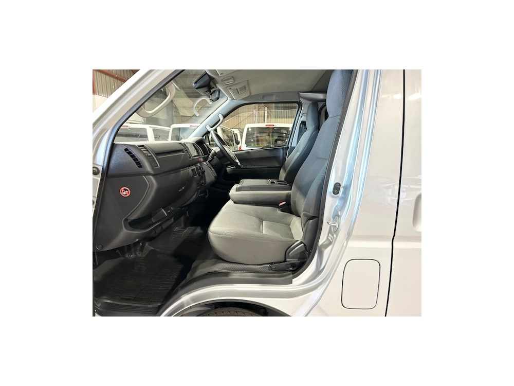 2020 Toyota Hiace FACELIFT MODEL ===Full Time 4WD===