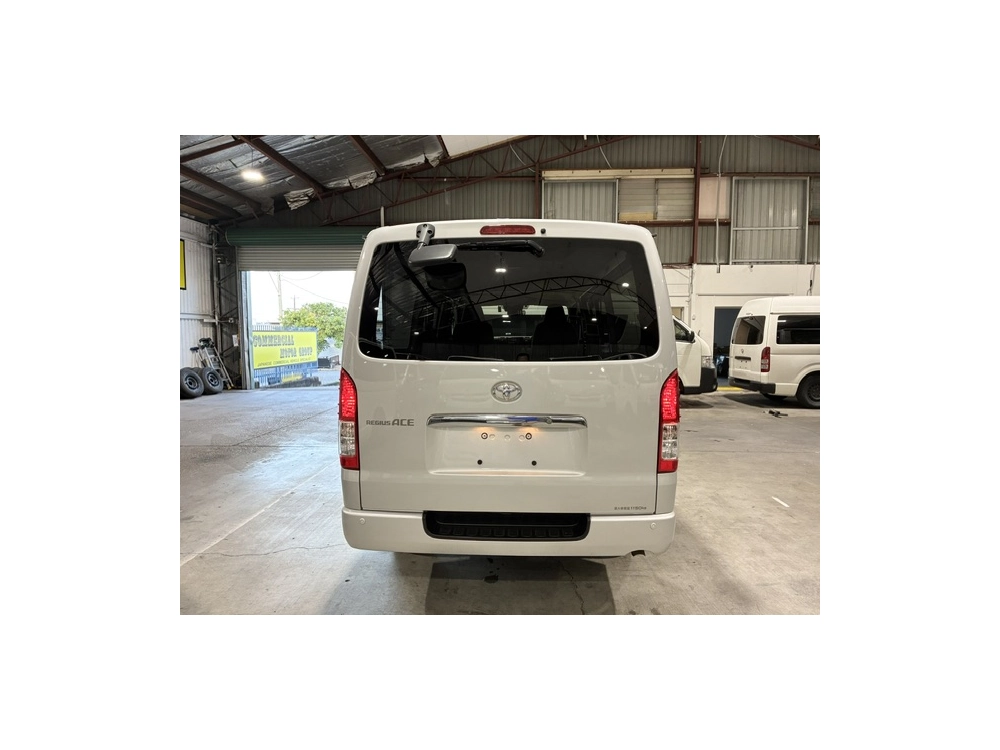 2018 Toyota Hiace GLPACKAGE =2WD= DUAL AIRBAGS / 6 SEATER