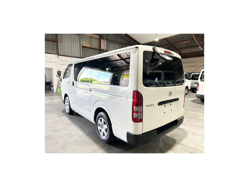 2019 Toyota Hiace =4x4= Dual Airbags - Parking Sensors 