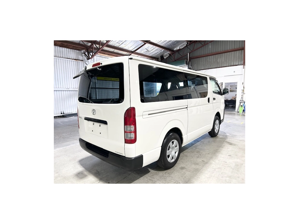 2019 Toyota Hiace =4x4= Dual Airbags - Parking Sensors 