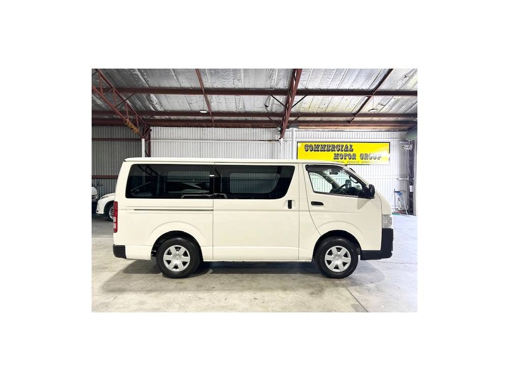 2019 Toyota Hiace =4x4= Dual Airbags - Parking Sensors 