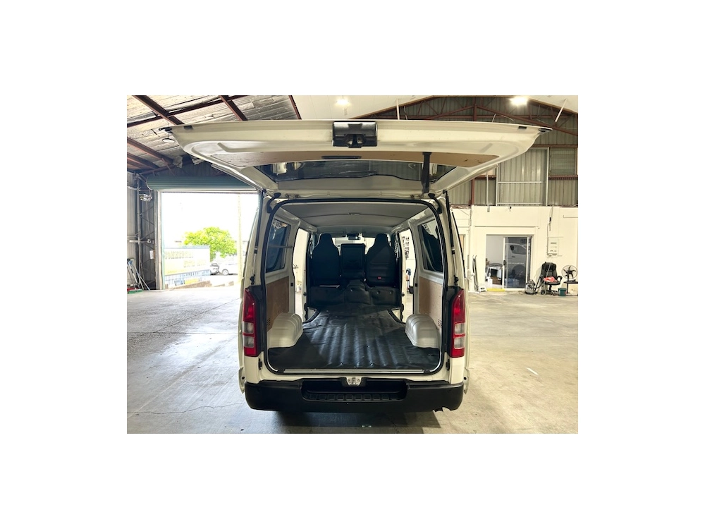 2019 Toyota Hiace =4x4= Dual Airbags - Parking Sensors 