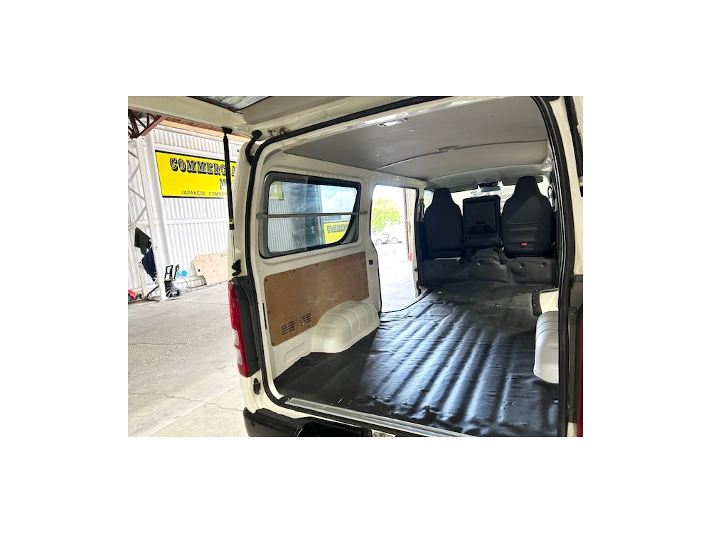 2019 Toyota Hiace =4x4= Dual Airbags - Parking Sensors 