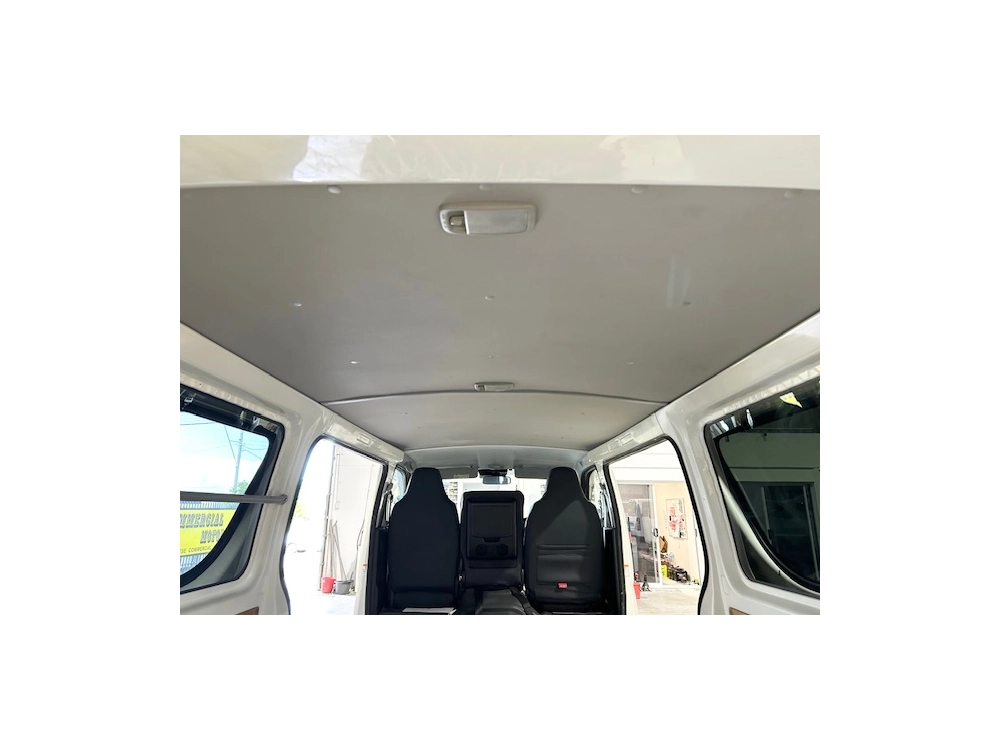 2019 Toyota Hiace =4x4= Dual Airbags - Parking Sensors 