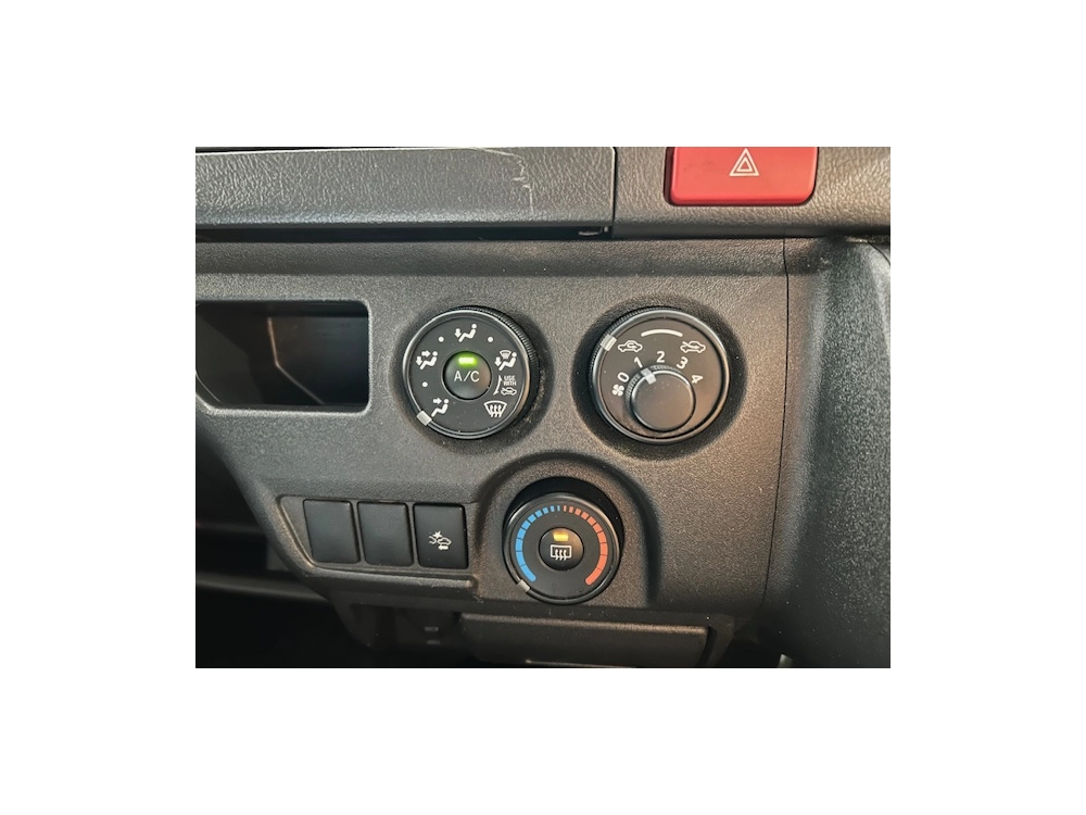 2019 Toyota Hiace =4x4= Dual Airbags - Parking Sensors 