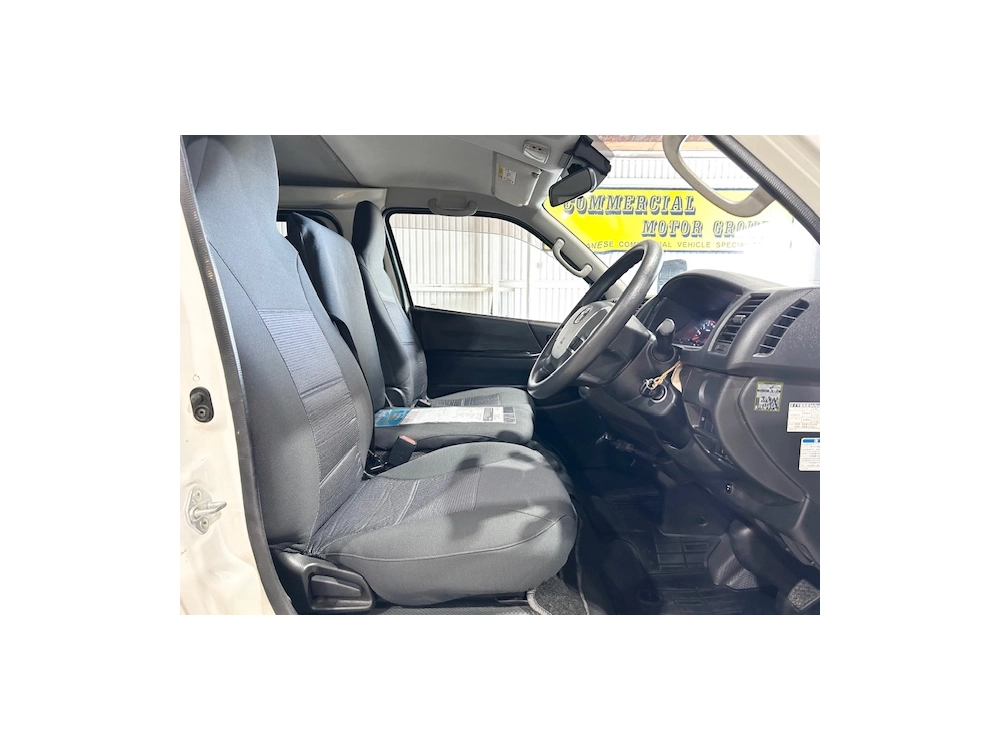 2019 Toyota Hiace =4x4= Dual Airbags - Parking Sensors 