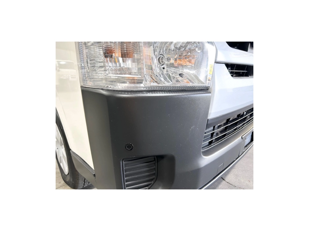 2019 Toyota Hiace =4x4= Dual Airbags - Parking Sensors 