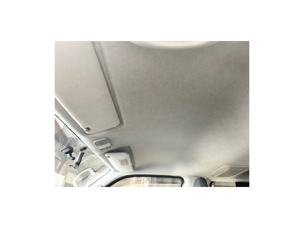 2017 Toyota Hiace 3L Diesel 6 Seaters