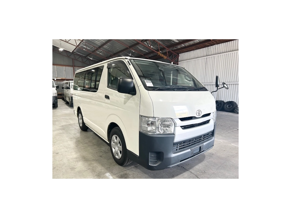 2017 Toyota Hiace 3L Diesel 6 Seaters