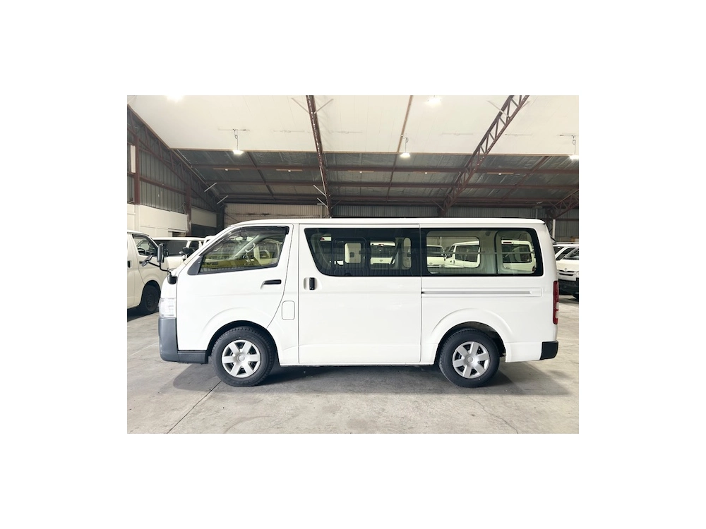 2017 Toyota Hiace 3L Diesel 6 Seaters