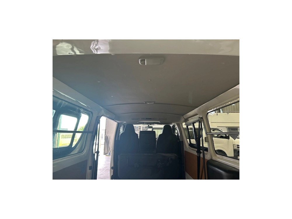 2017 Toyota Hiace 3L Diesel 6 Seaters