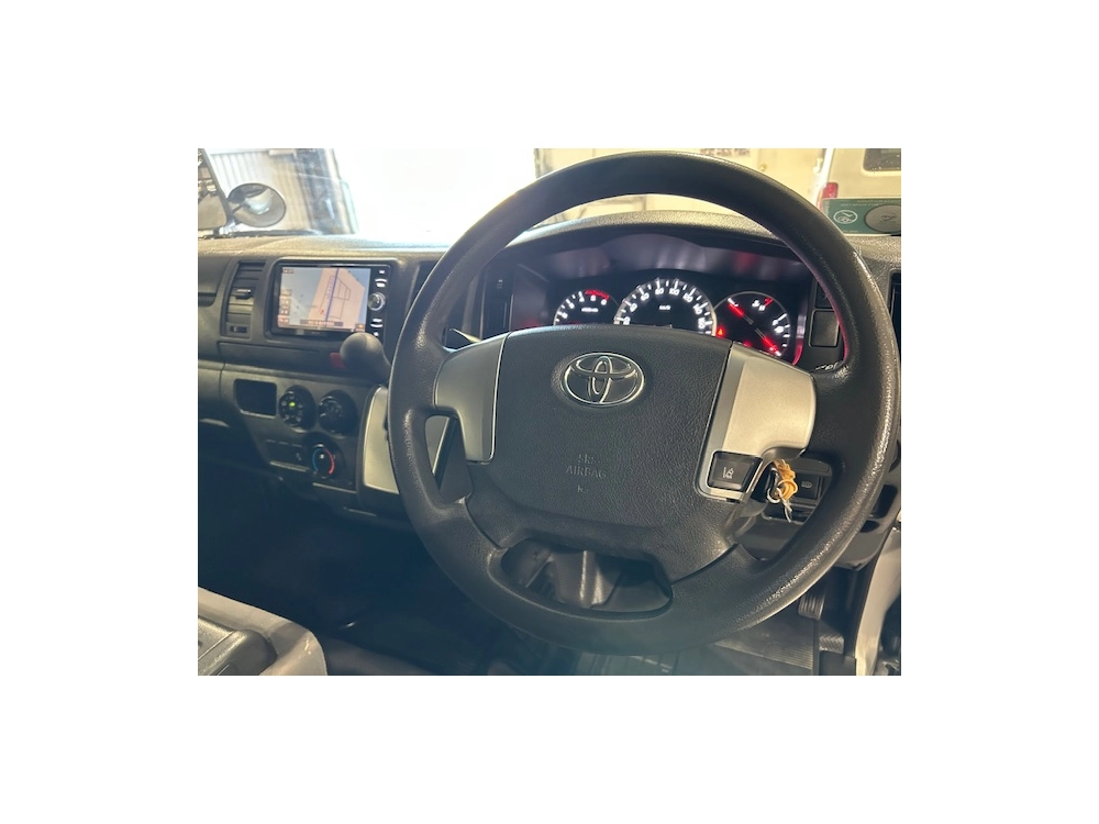 2018 Toyota Hiace 4WD * FREE ROOF RACK * 