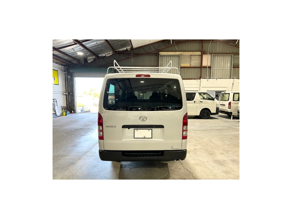 2018 Toyota Hiace 4WD * FREE ROOF RACK * 