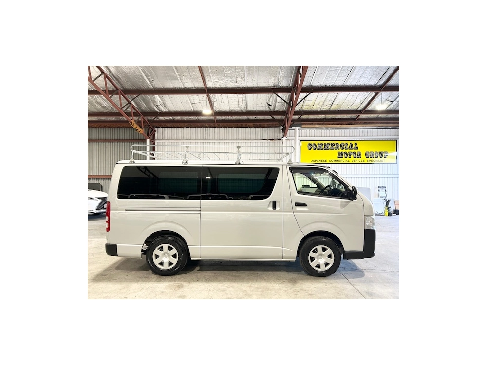 2018 Toyota Hiace 4WD * FREE ROOF RACK * 