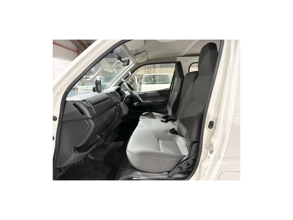 2017 Toyota Hiace ** 3L** =2wd= MID YEAR SUPER SALE