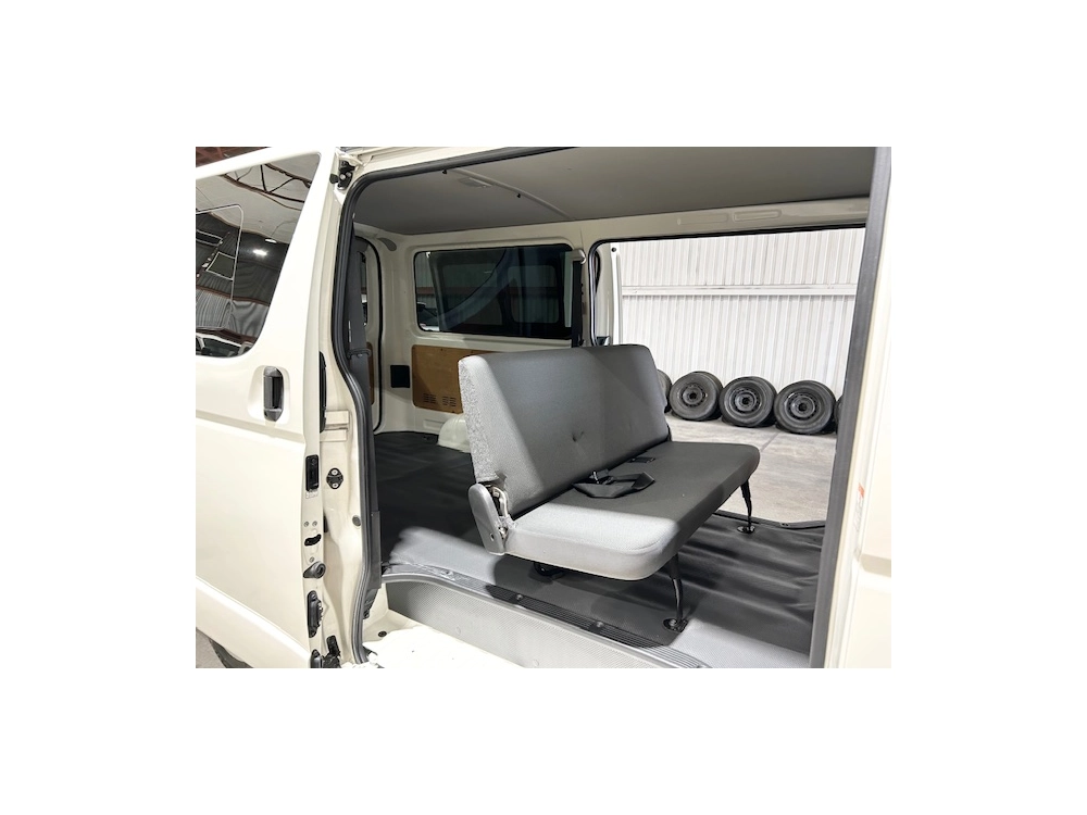 2022 Toyota Hiace Facelift = 4X4 = 6 Seaters