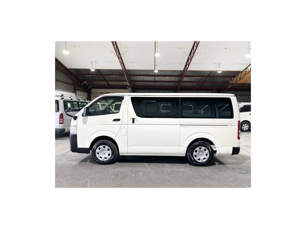 2022 Toyota Hiace Facelift = 4X4 = 6 Seaters