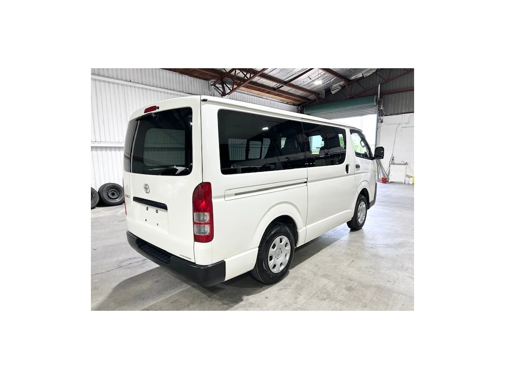 2022 Toyota Hiace Facelift = 4X4 = 6 Seaters