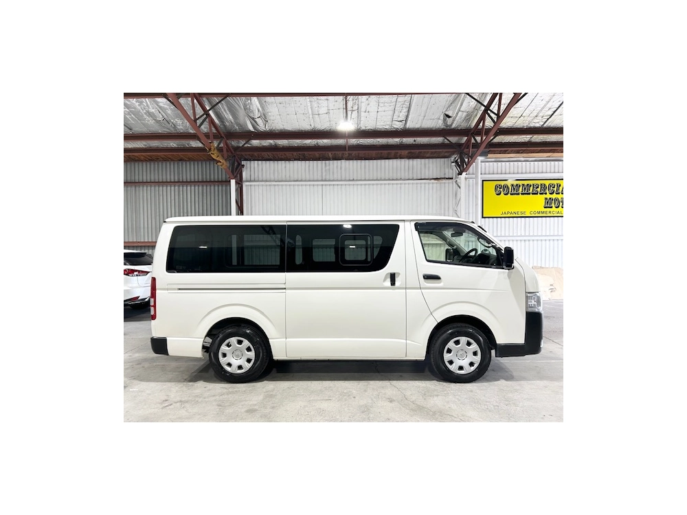 2022 Toyota Hiace Facelift = 4X4 = 6 Seaters