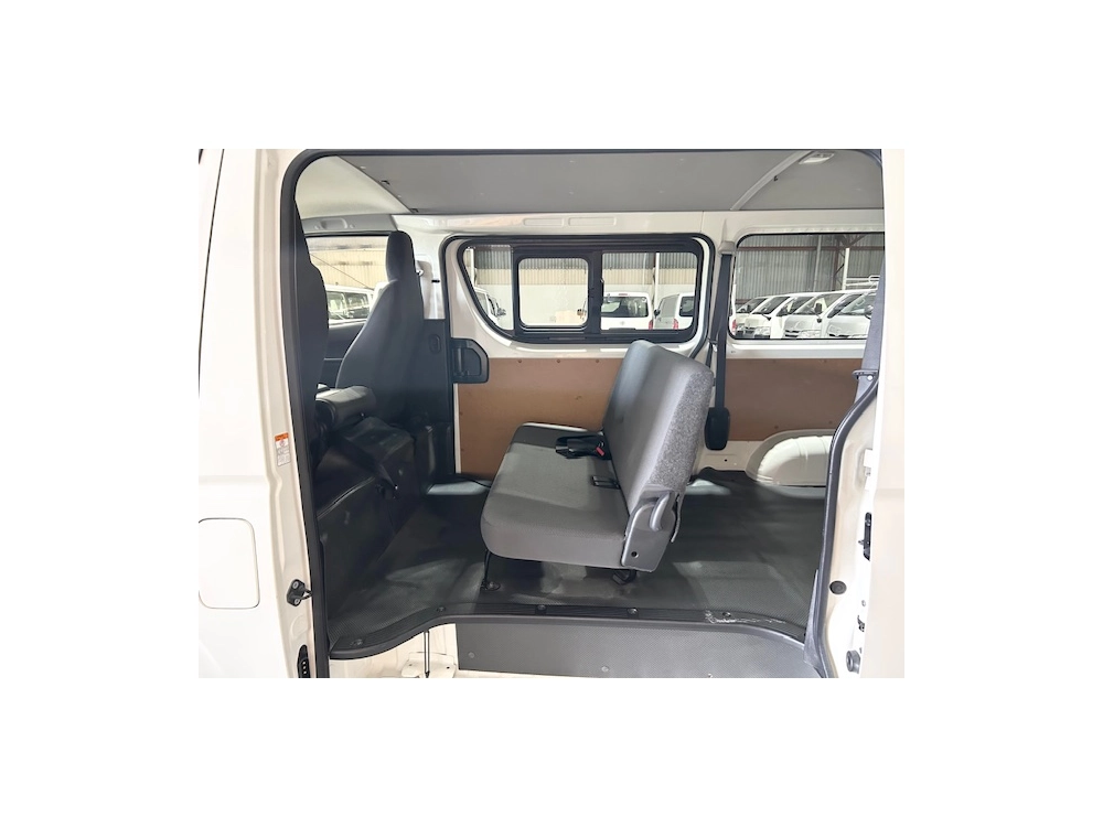 2022 Toyota Hiace Facelift = 4X4 = 6 Seaters