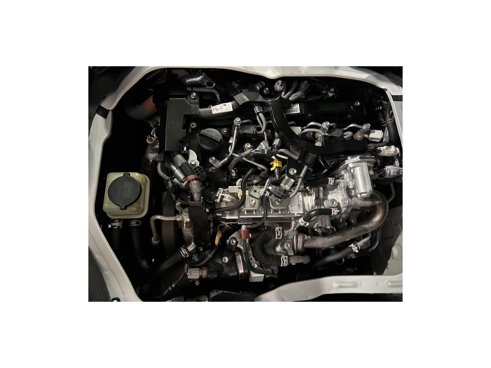 2022 Toyota Hiace Facelift = 4X4 = 6 Seaters