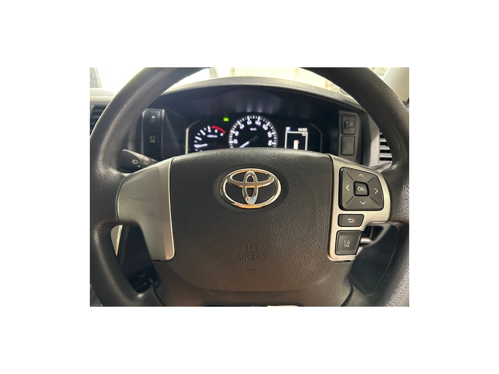 2022 Toyota Hiace Facelift = 4X4 = 6 Seaters